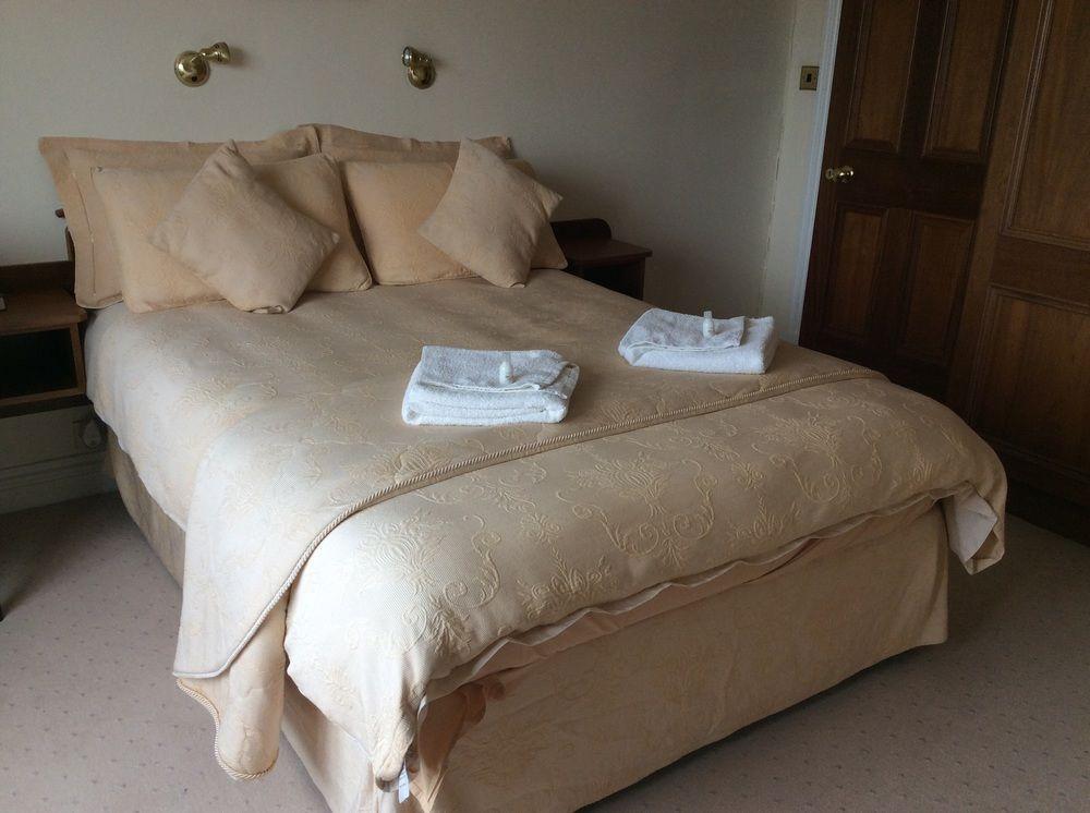 Bethel Guesthouse รอสคาร์เบอรี ภายนอก รูปภาพ