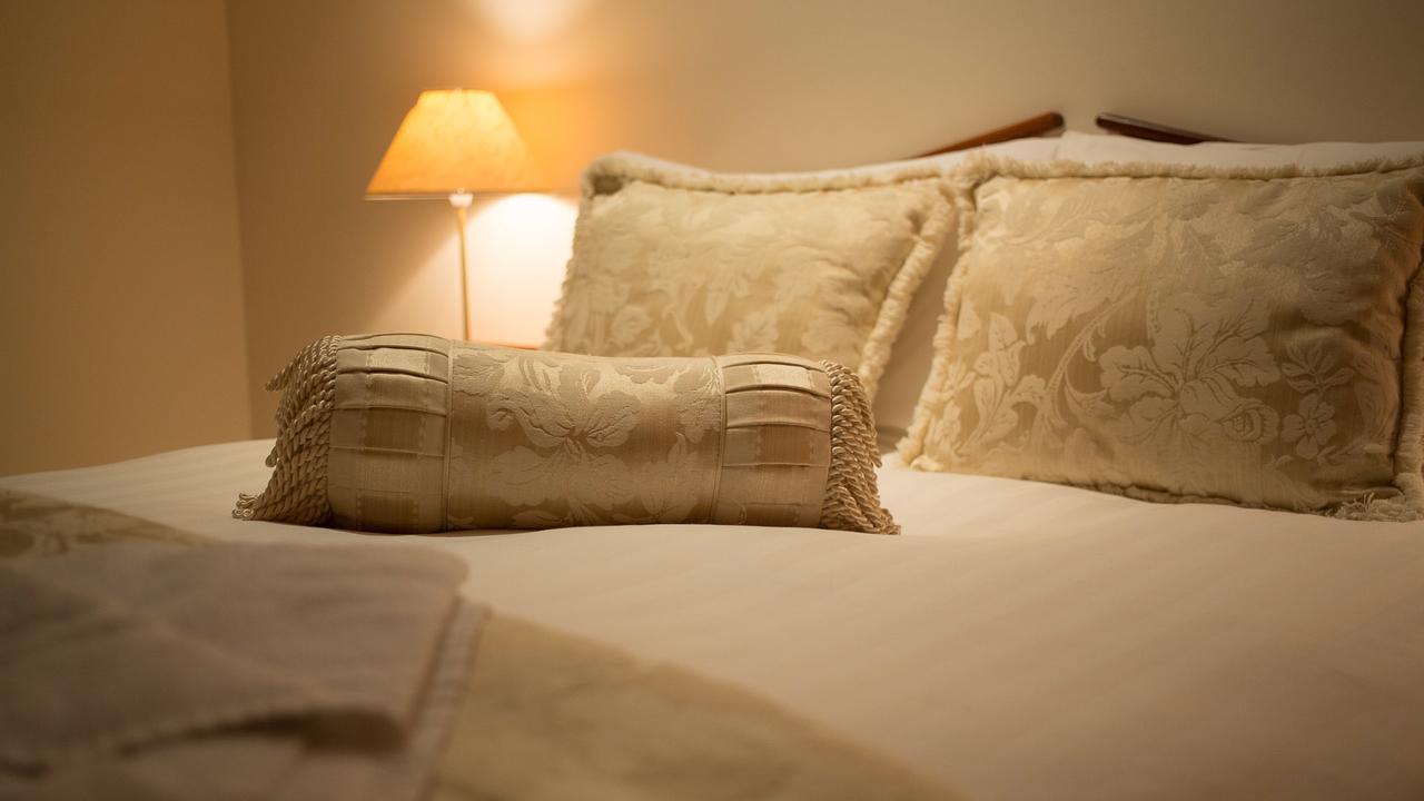 Bethel Guesthouse รอสคาร์เบอรี ภายนอก รูปภาพ