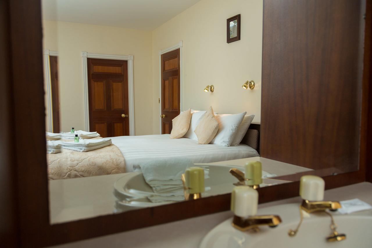 Bethel Guesthouse รอสคาร์เบอรี ภายนอก รูปภาพ
